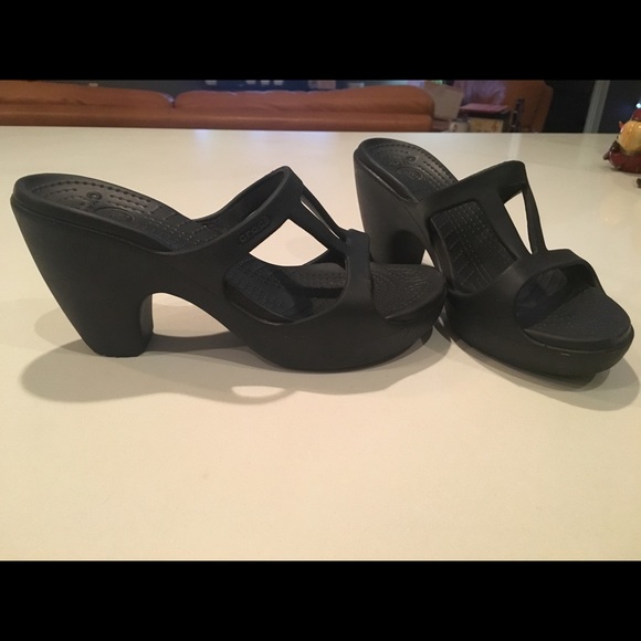 Crocs Size 8 listing is for both💃🏻👠 - Picture 7 of 8